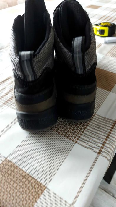 Детски боти за момче.