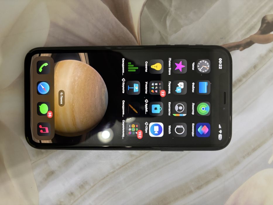 Продам Айфон xr в очень хорошим состояние