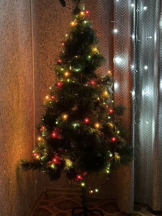 Продам Елку искусственную