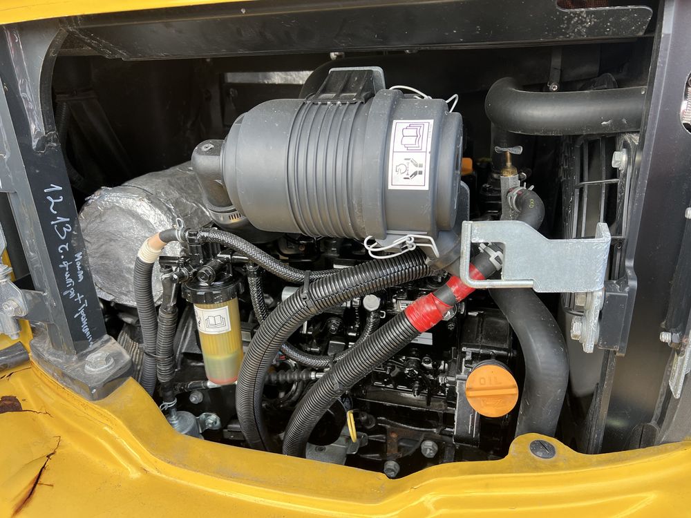 Мини багер Komatsu pc26mr-5 Перфектен 1217м.ч