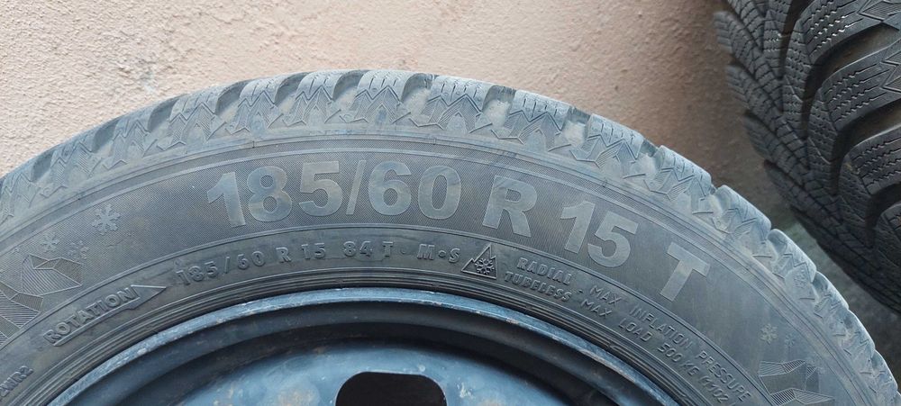 2 бр. Зимни гуми SEMPERIТ 185/60/15, DOT 2223, с джанти - за VAG
