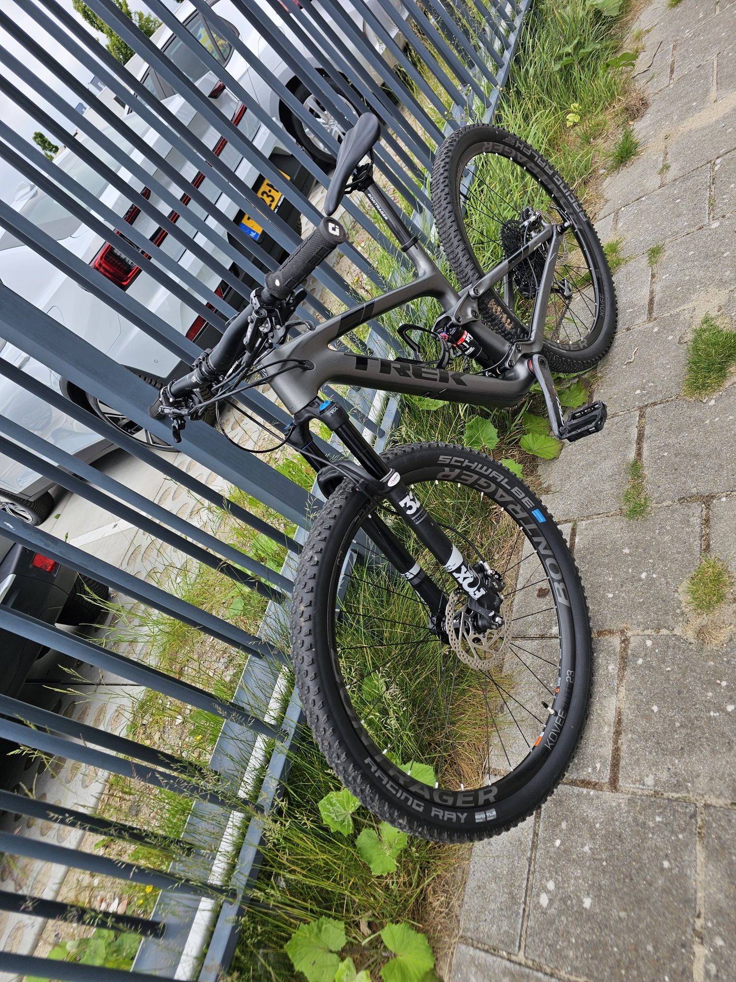 Trek 9.8 full carbon