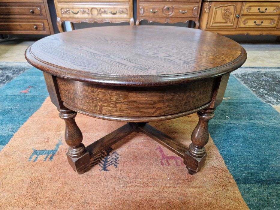 Кръгла холна маса от солиден дъбов масив