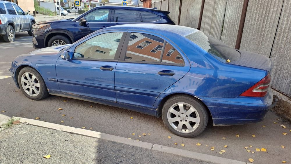 Продам машину б/у