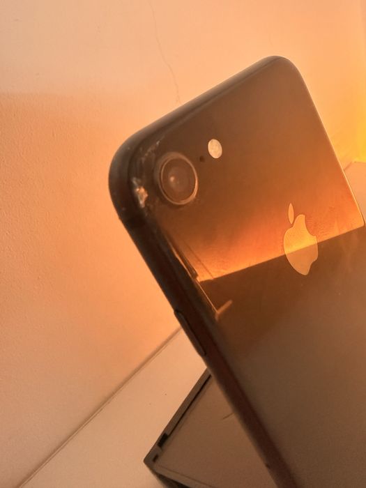 Vand iphone 8 64gb