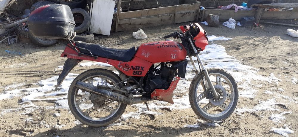 Vând motocicletă Honda sau schimb cu animale