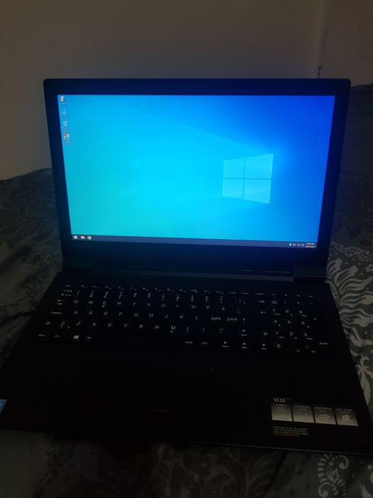 Laptop Lenovo v110 
Ideal pentru filme facebook office