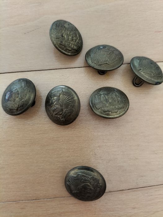 Nasturi metalici vechi