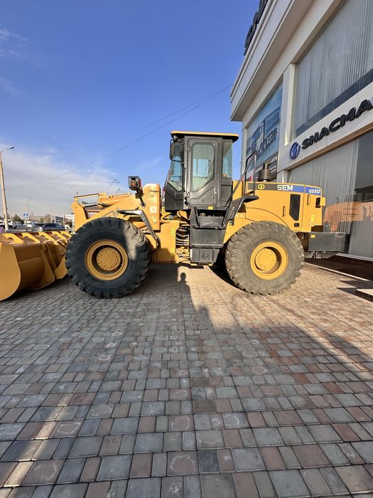 SEM 655D Frontalniy Pogruzchik