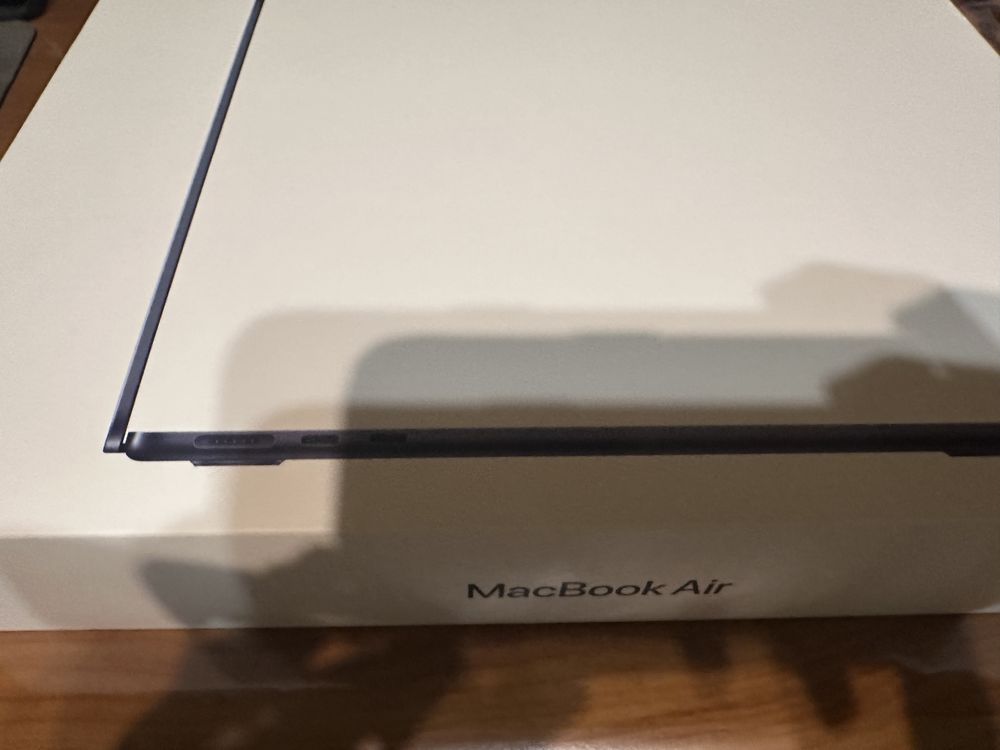 Срочно продаю. Новый MacBook Air 13" M4 (2025) - 16GB | 256GB SSD