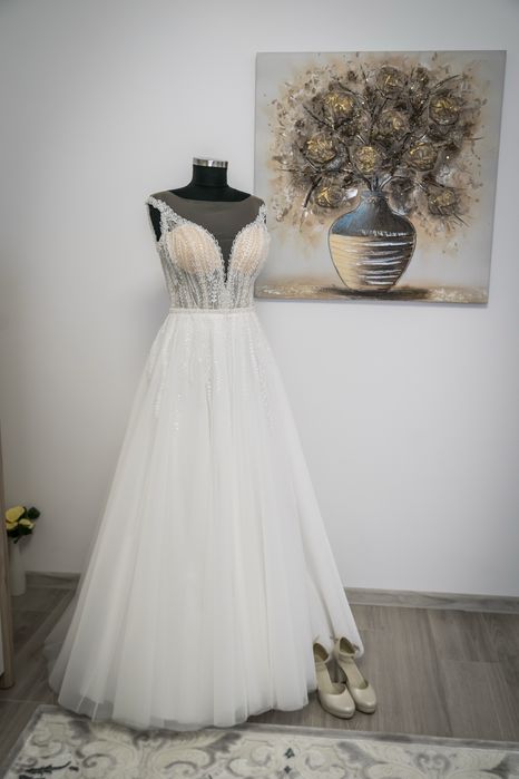 Vand rochie mireasa Elise Bride Brasov, cadouri: crinolina brodata