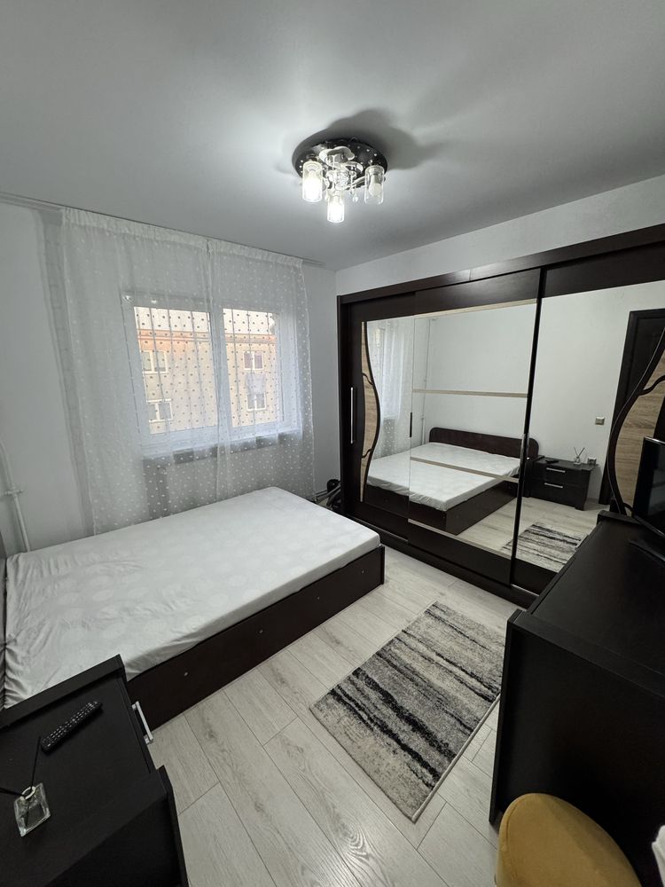 Vand apartament 2 camere decomandat