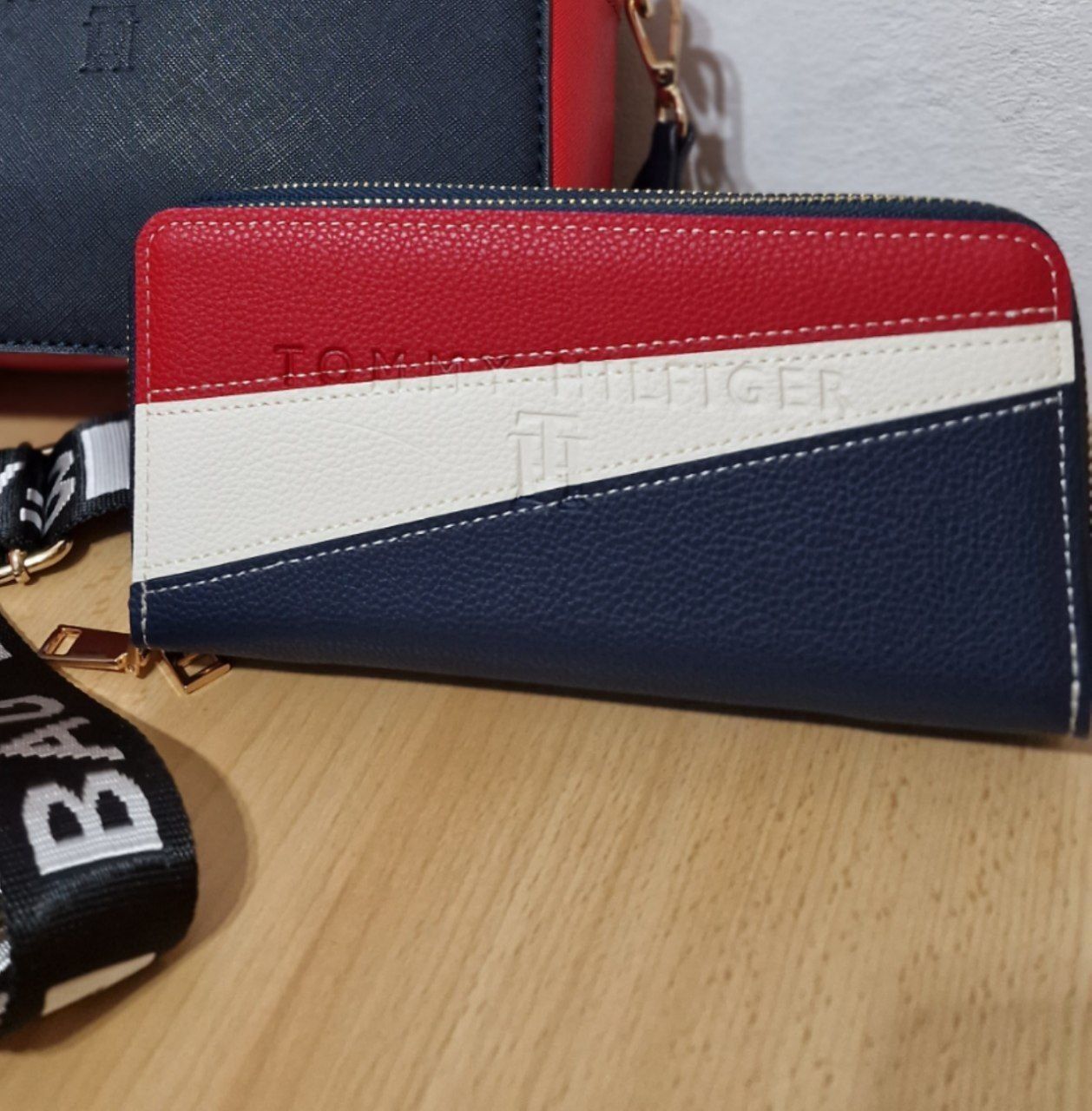 Portofel dama Tommy Hilfiger