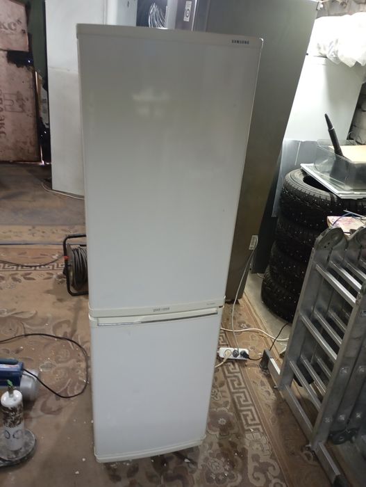 Маленький холодельник