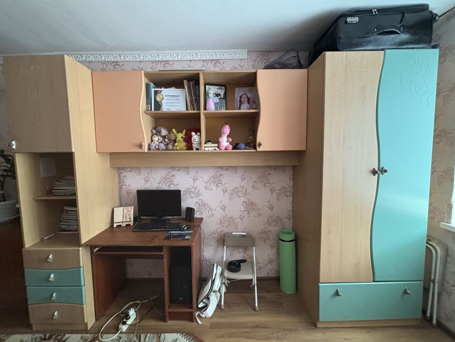 Продам шкаф с кроватью