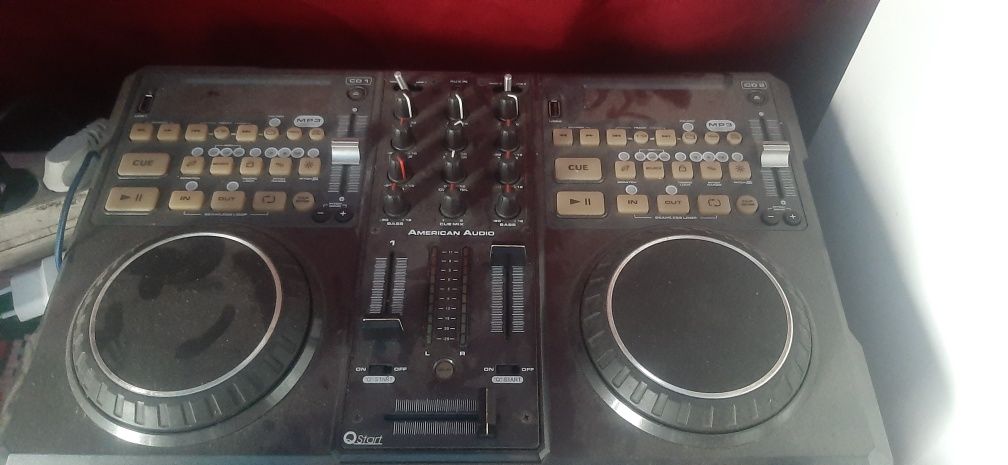 Vând mixer și Stație audio