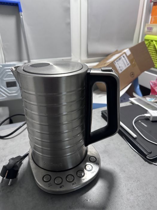 Продам чайник электрический