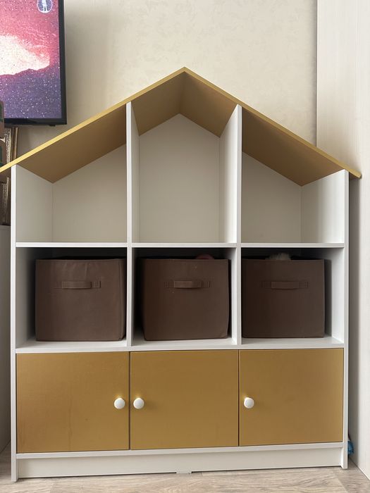 Стеллаж шкаф в виде домика с полками