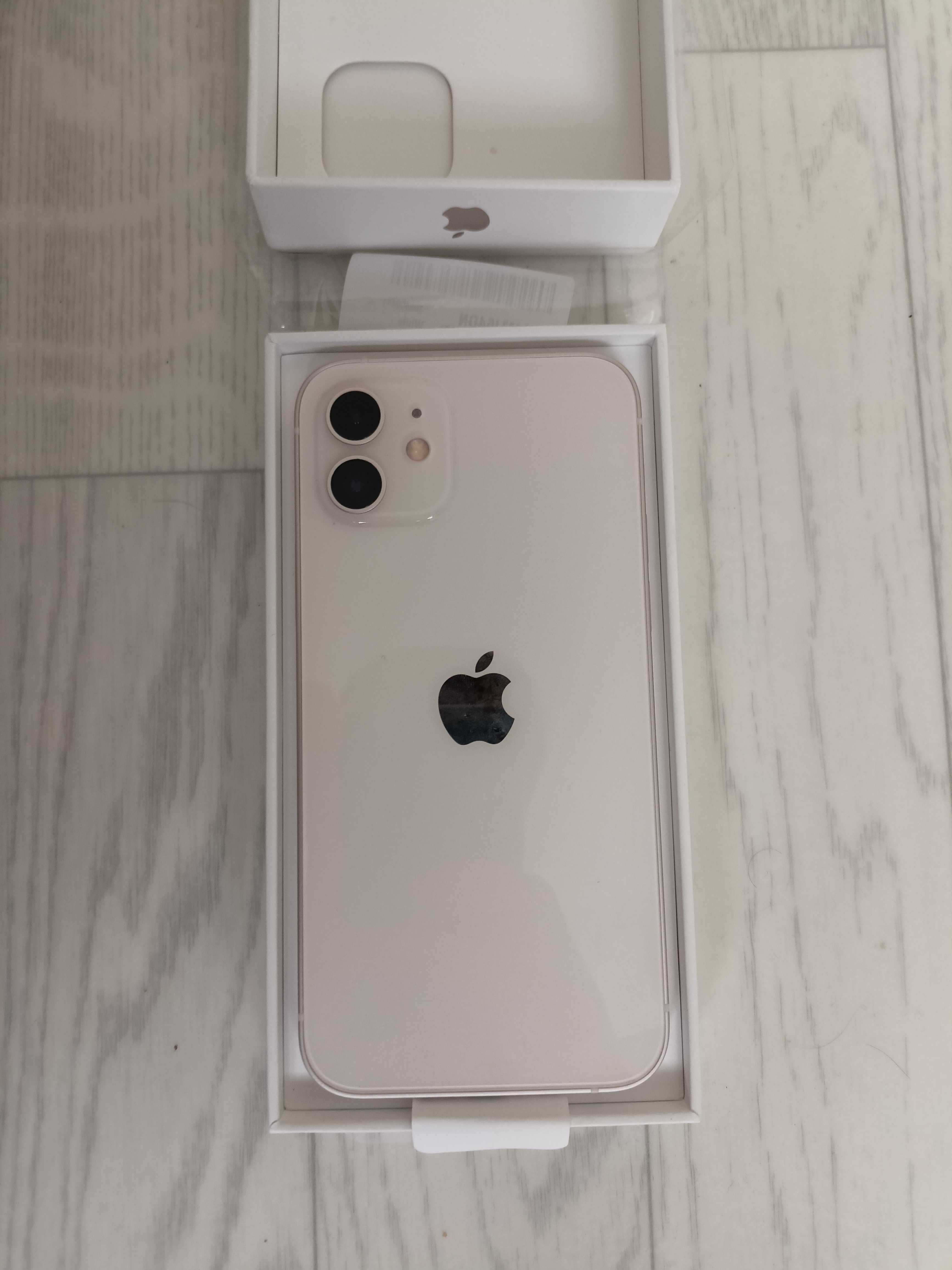 iPhone 12 64gb белый. Батарея 100%. Новый, только вскрыта упаковка