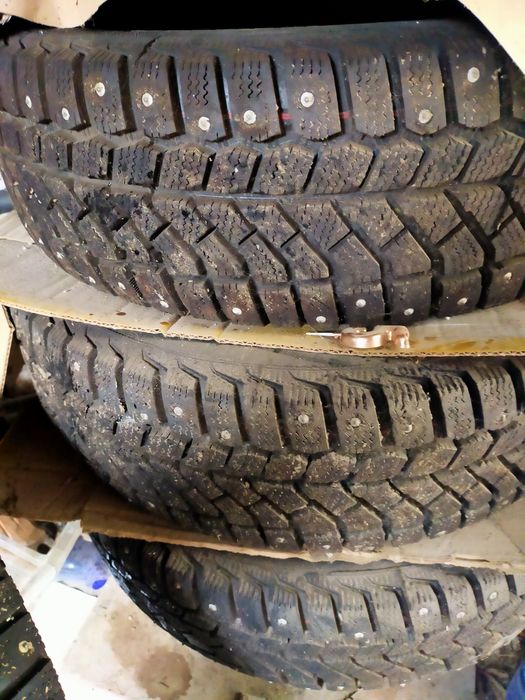 Продам зимние шины 195/65.R15