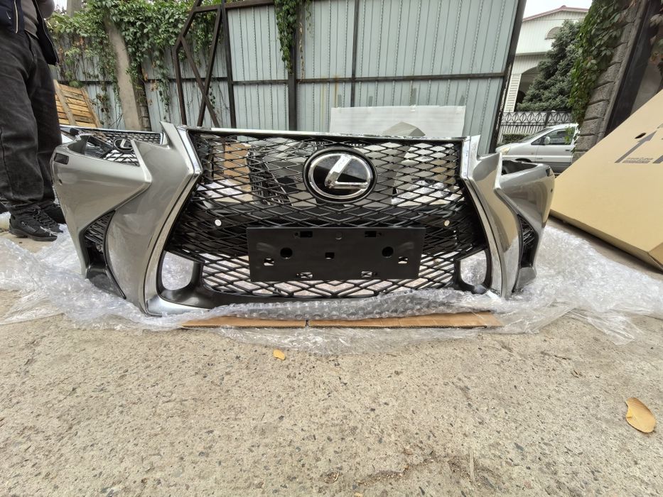 Передний бампер LEXUS GS F 2016-21, оригинал б/у
