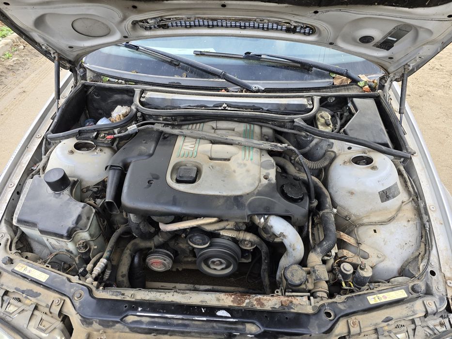 Vând motor bmw e46 320d