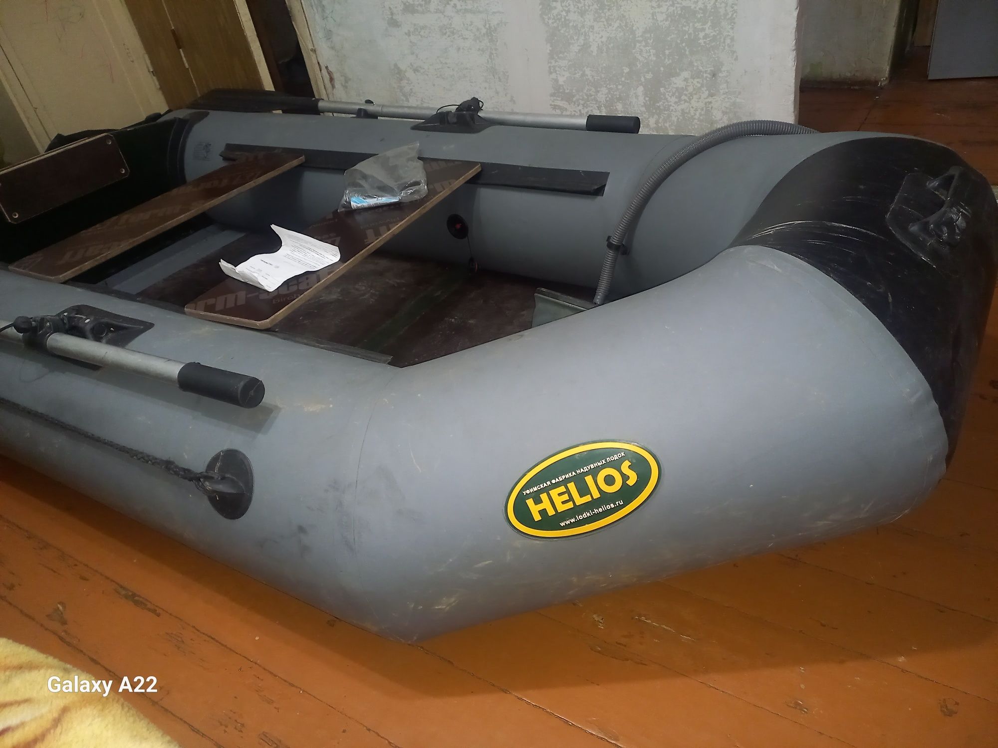 Продам лодку Helios