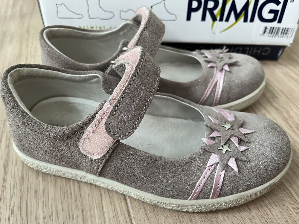 Сандали за момиче Primigi и Clarks