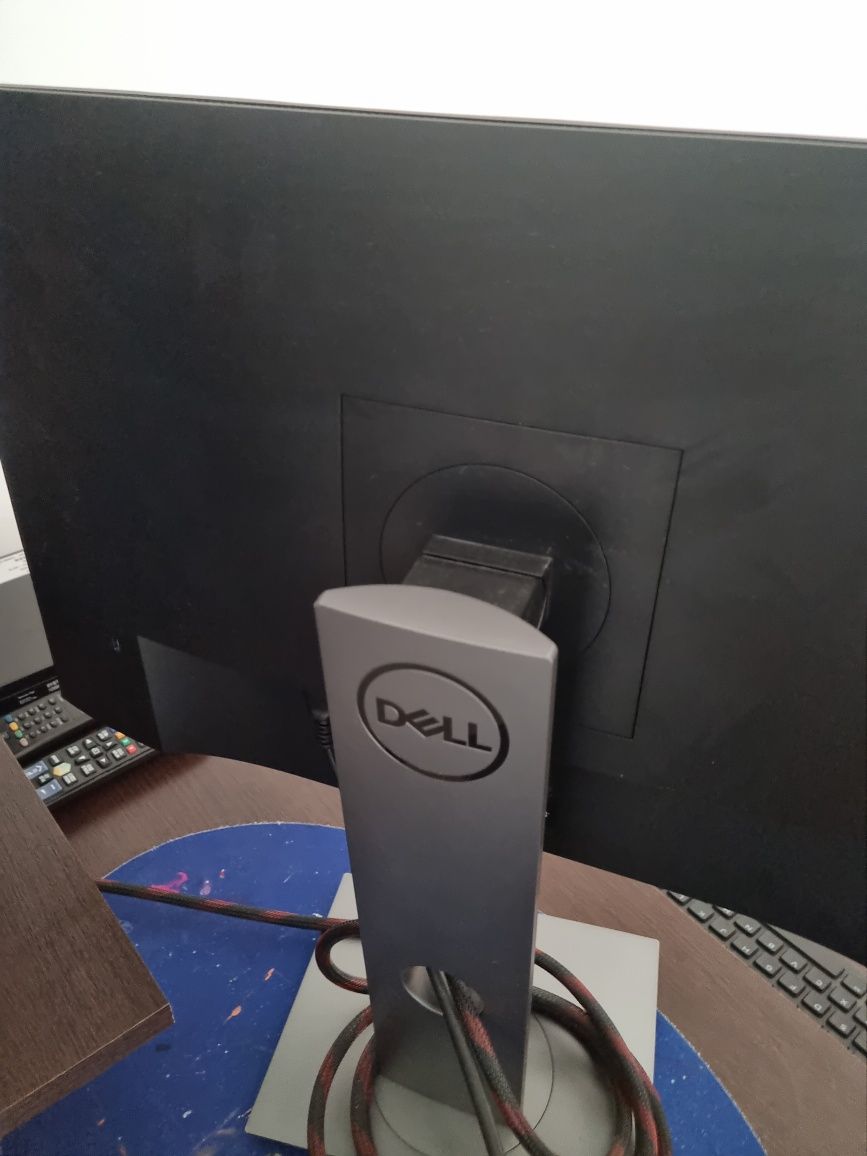 Monitor Dell 24", pivotant,rabatabil ...