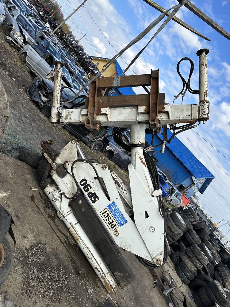 Macara telescopică /cran manipulator utilaje/camioane Pesci SP 90