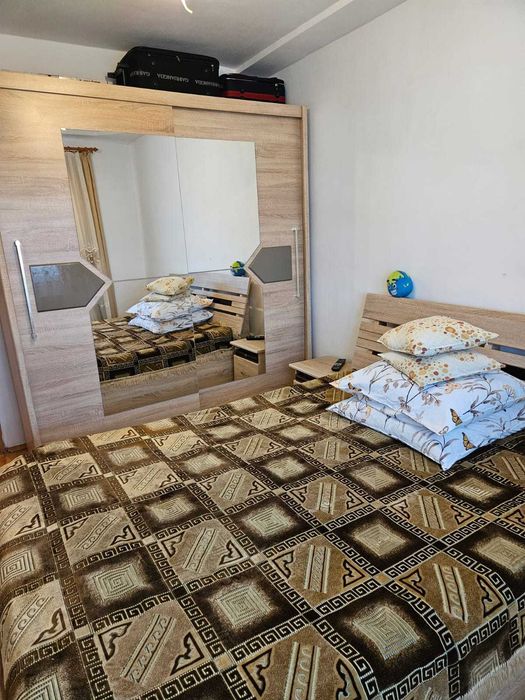 Vand apartament 3 camere Huedin