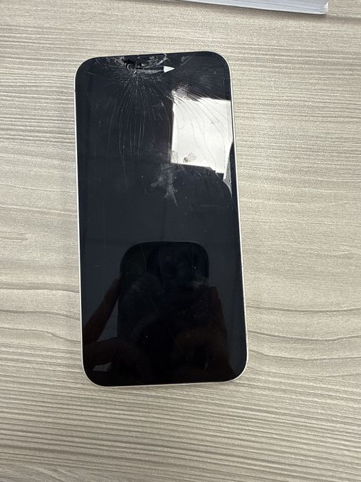 iPhone 14 мобильный телефон