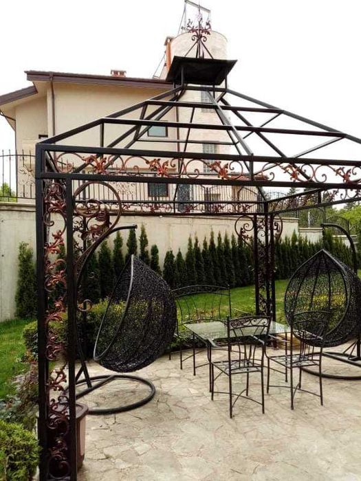Шатри, навеси, огради парапети, аксесоари и други от ковано желязо