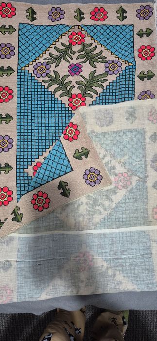 Goblen / tapiserie lucrată manual, motiv floral tradițional – 175×65 c