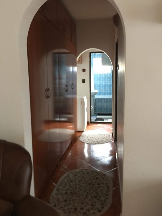 Inchiriere apartament 3 camere Bloc U 1 Mai 300EUR de pe 1 Noiembrie