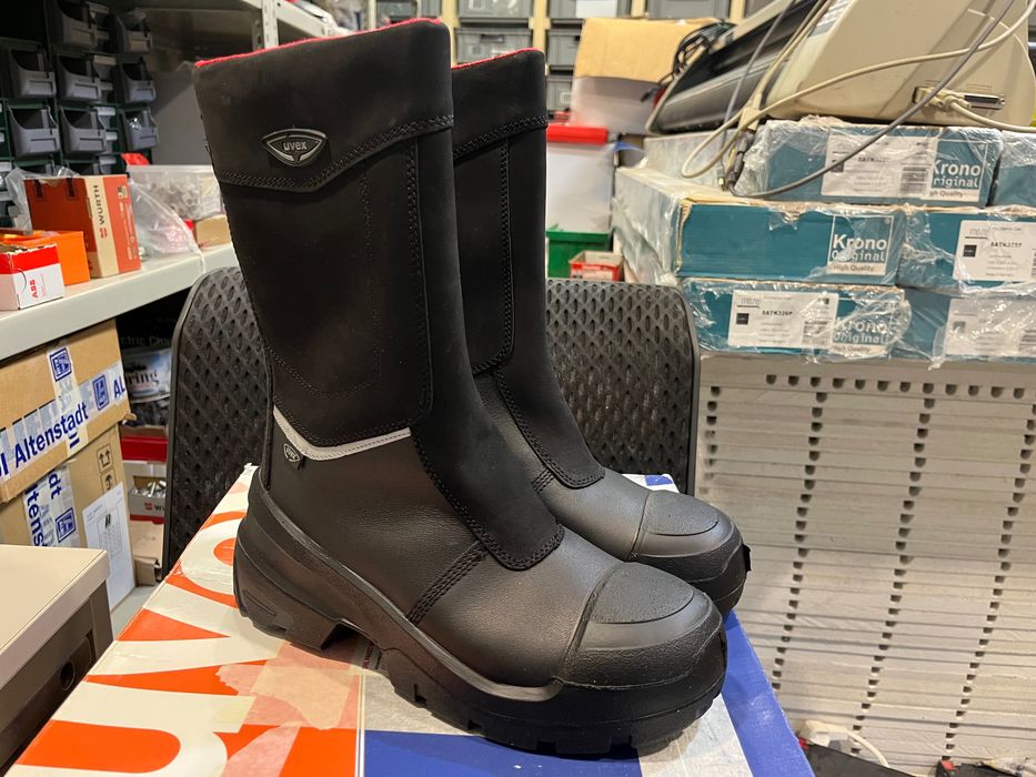 Vând cizme de protecție, 42 Uvex Quatro Pro S2 84039