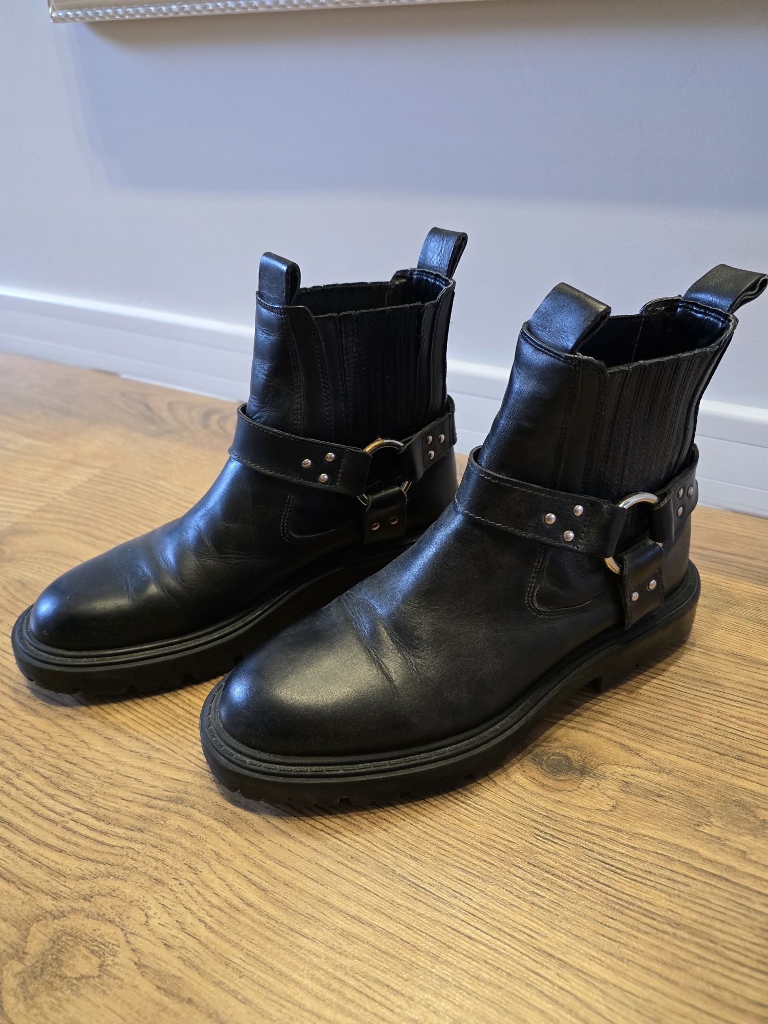 Дамски боти и чехли  Zara / естествена кожа 37-38 номер