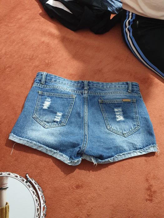 Pantaloni scurți de blugi
