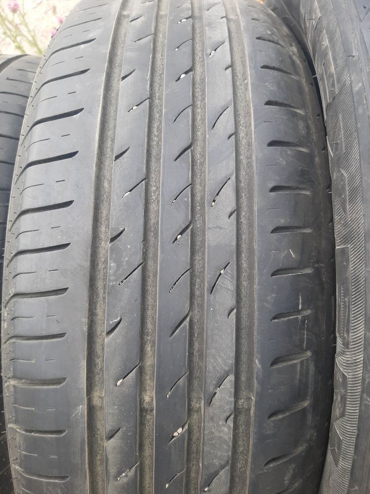 Продам шины 215/65/16 нексен