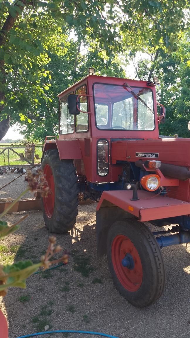 Vând tractor u650