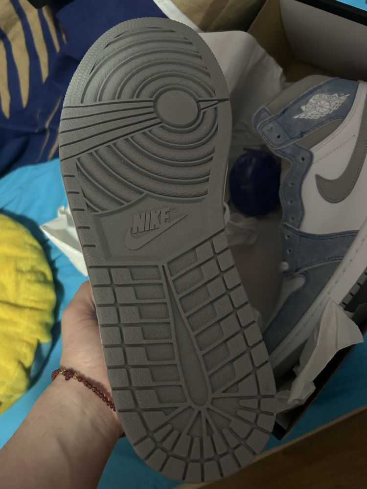 Jordan 1 Hyper Royal OG 42.5