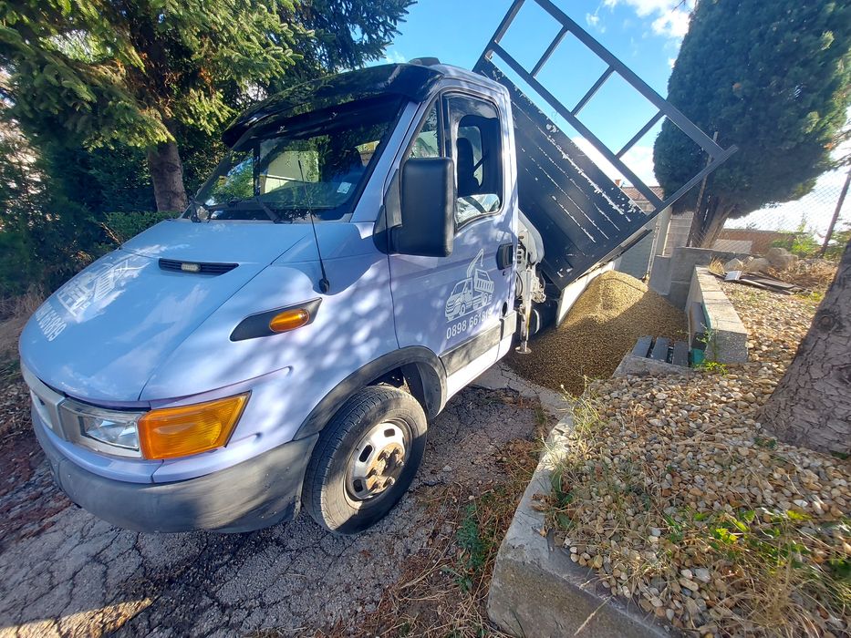 Транспортни Услуги Тристранен Самосвал с КРАН-Варна