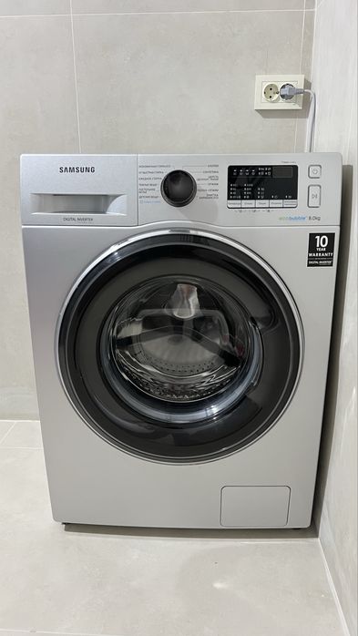 Стиральная машина Samsung WW80K42E07S.