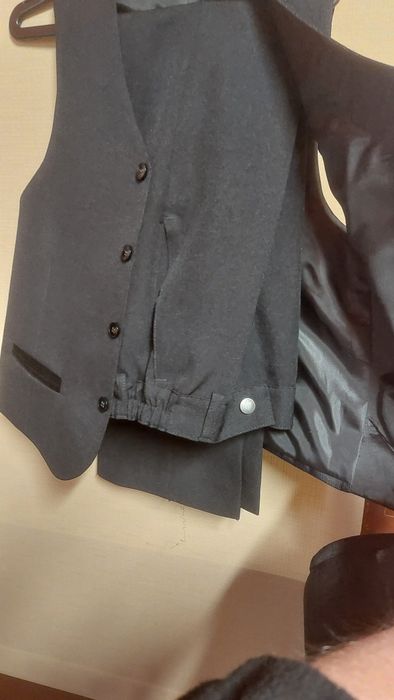 Costum  baiat cu vesta  marime M