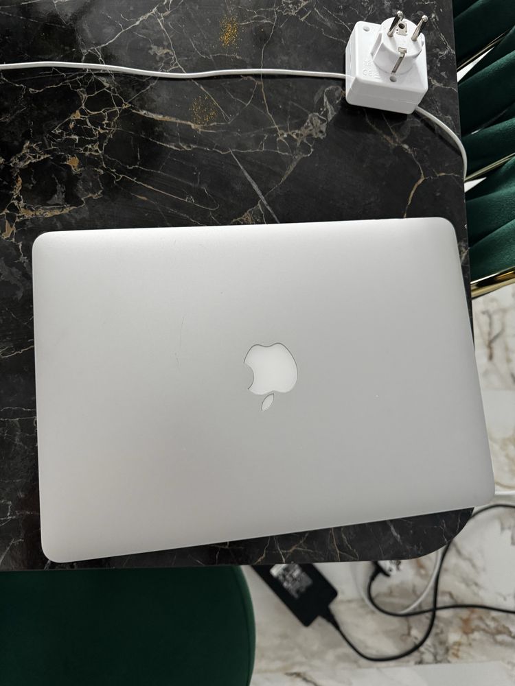MacBook Pro (Retina, 13-inch, Early 2015)