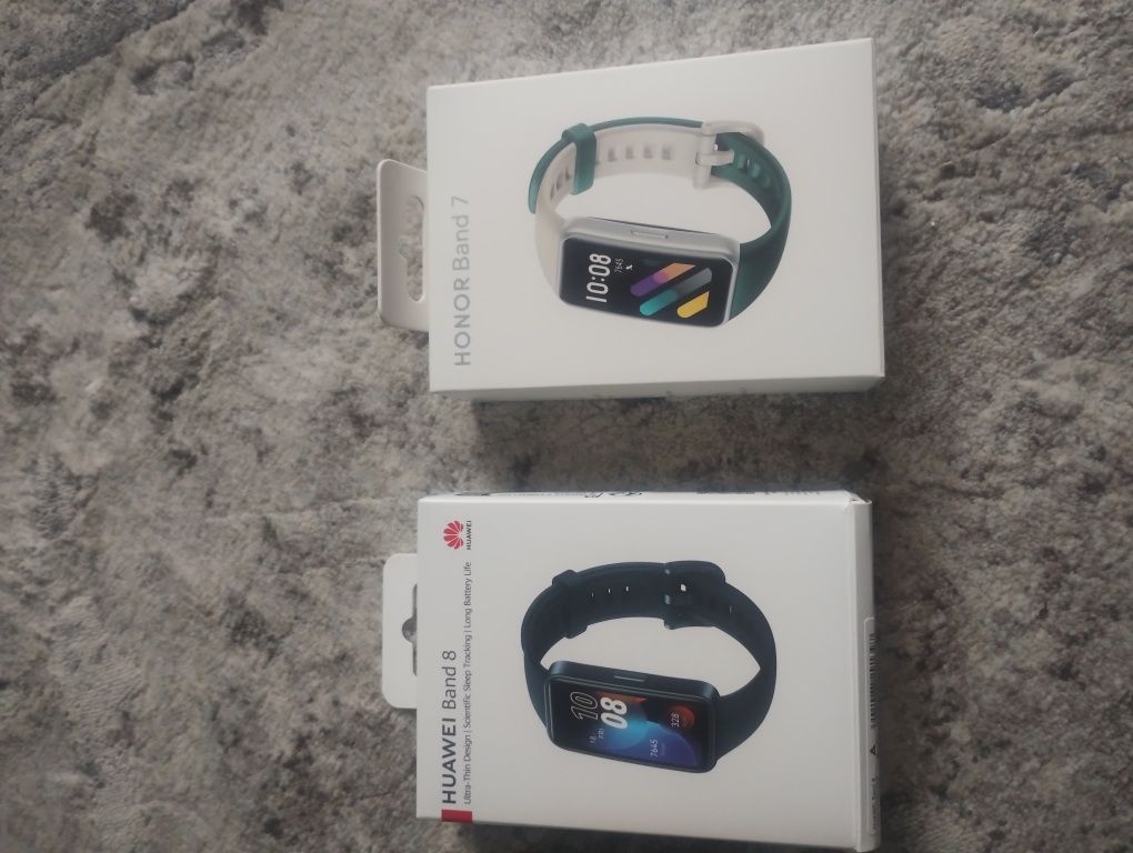 De vânzare Huawei band 8 și Honor band 7