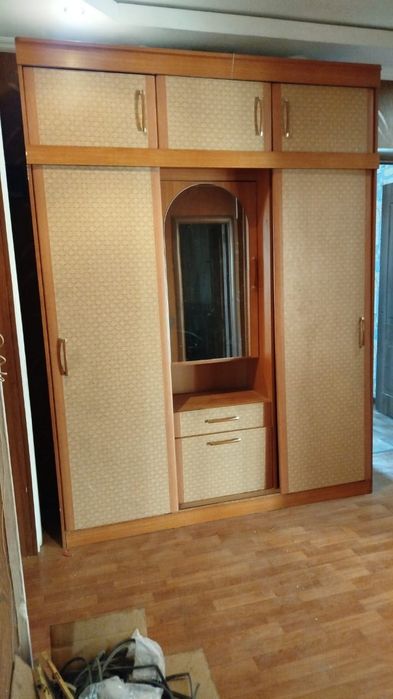 Шкаф 38000 в хорошем состояний