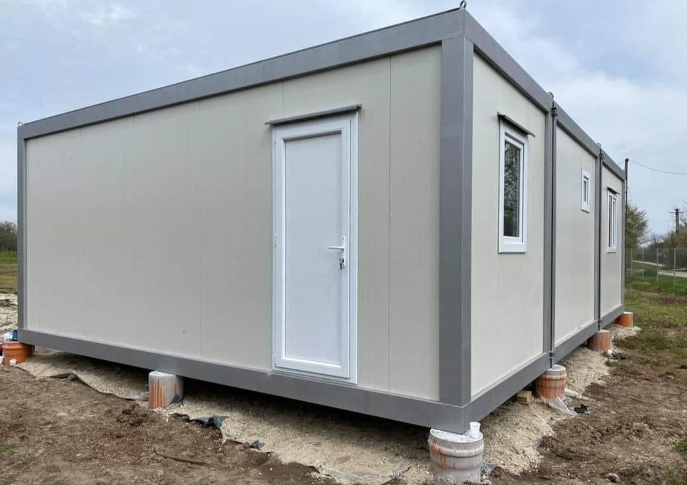 Vand containere modulare pot fi folosite ca birou, vestiar depozitare