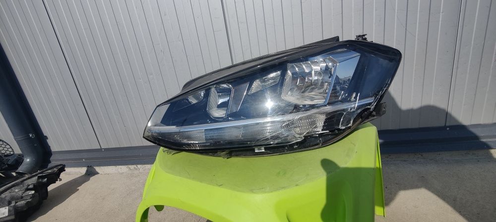 Far stanga Volkswagen golf 7 facelift avariat geam