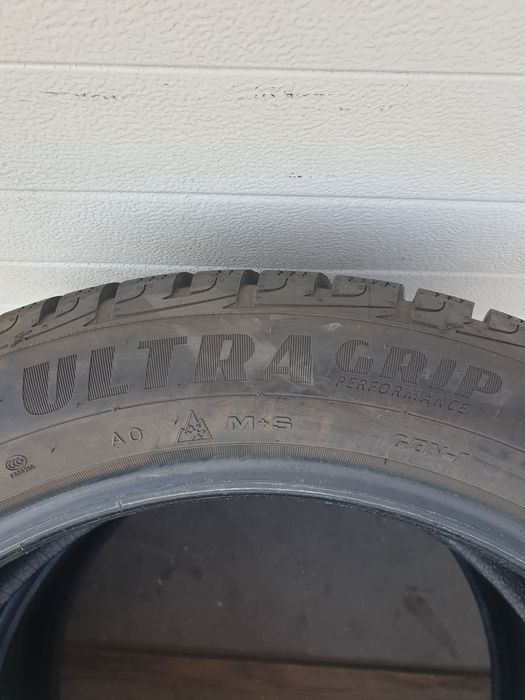 Зимни гуми 2 броя GOODYEAR UltraGrip 235 50 R19 дот 4719